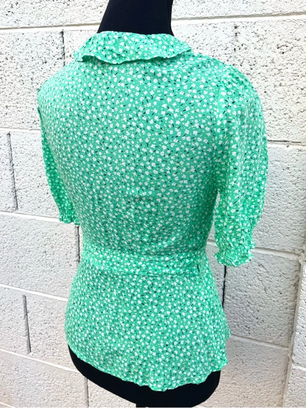 Green Floral Wrap Top Cottagecore Prairie Trad Wife Blouse Ruffle Trim Small GUC